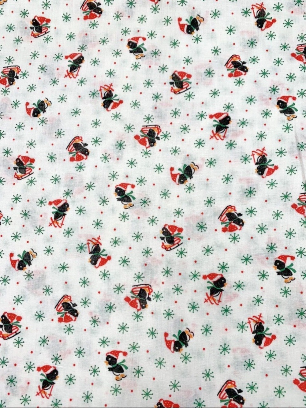 VTG 1980s Christmas Winter Holiday Penguins Skiing Sledding Muslin Cotton 3 yard